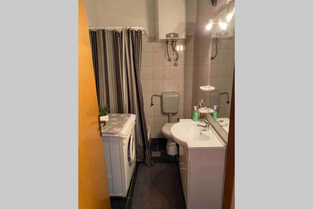 Ferienwohnung Apartman Toma Slatine Exterior foto