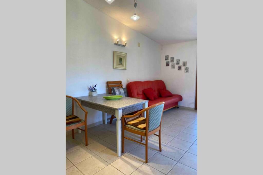 Ferienwohnung Apartman Toma Slatine Exterior foto